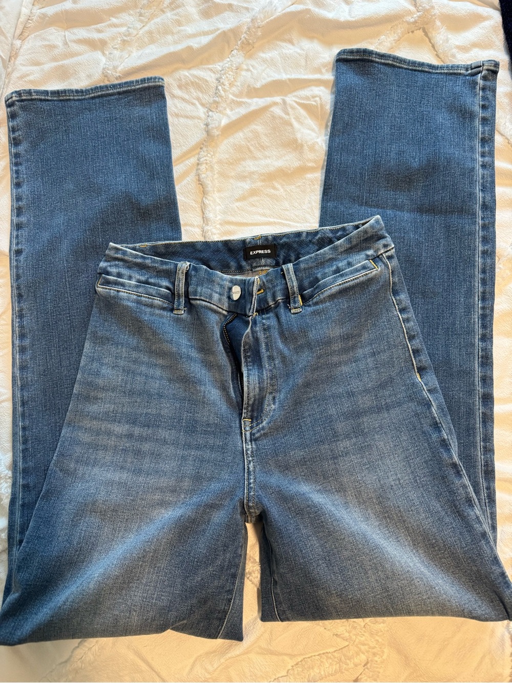 Express Straight Leg Jeans in Medium Blue Wash